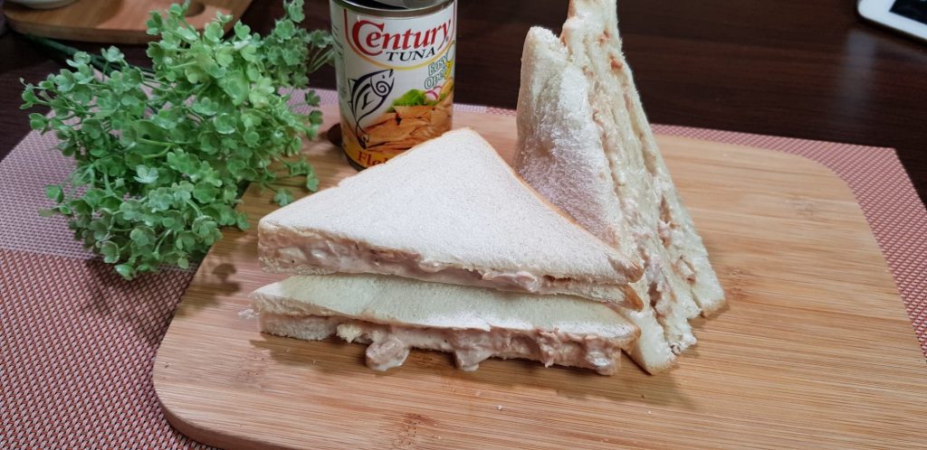 Tuna sandwich