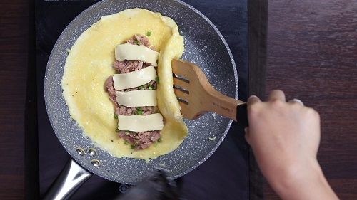 tuna cheese omelette