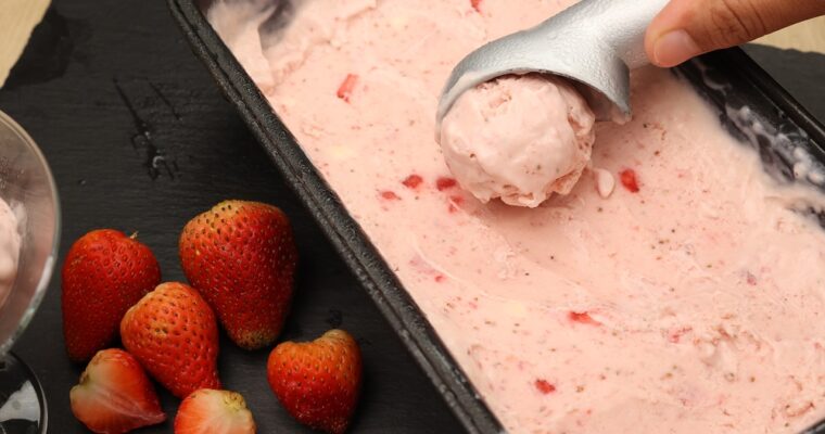 Homemade Strawberry Ice Cream (FRESH!)